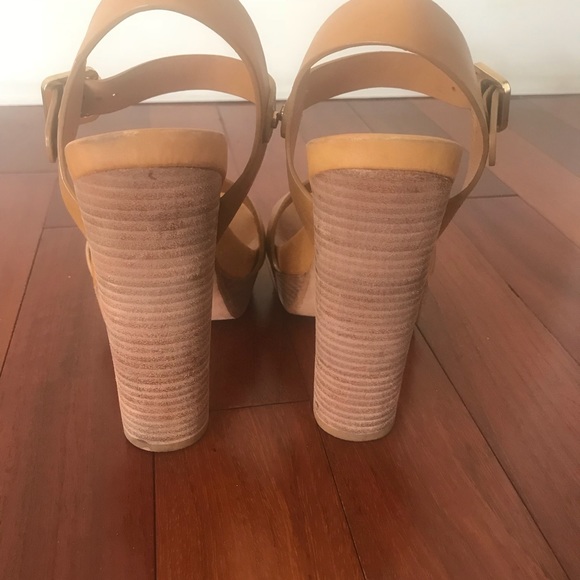 Tory Burch Sandals ~ 8M - Picture 4 of 7